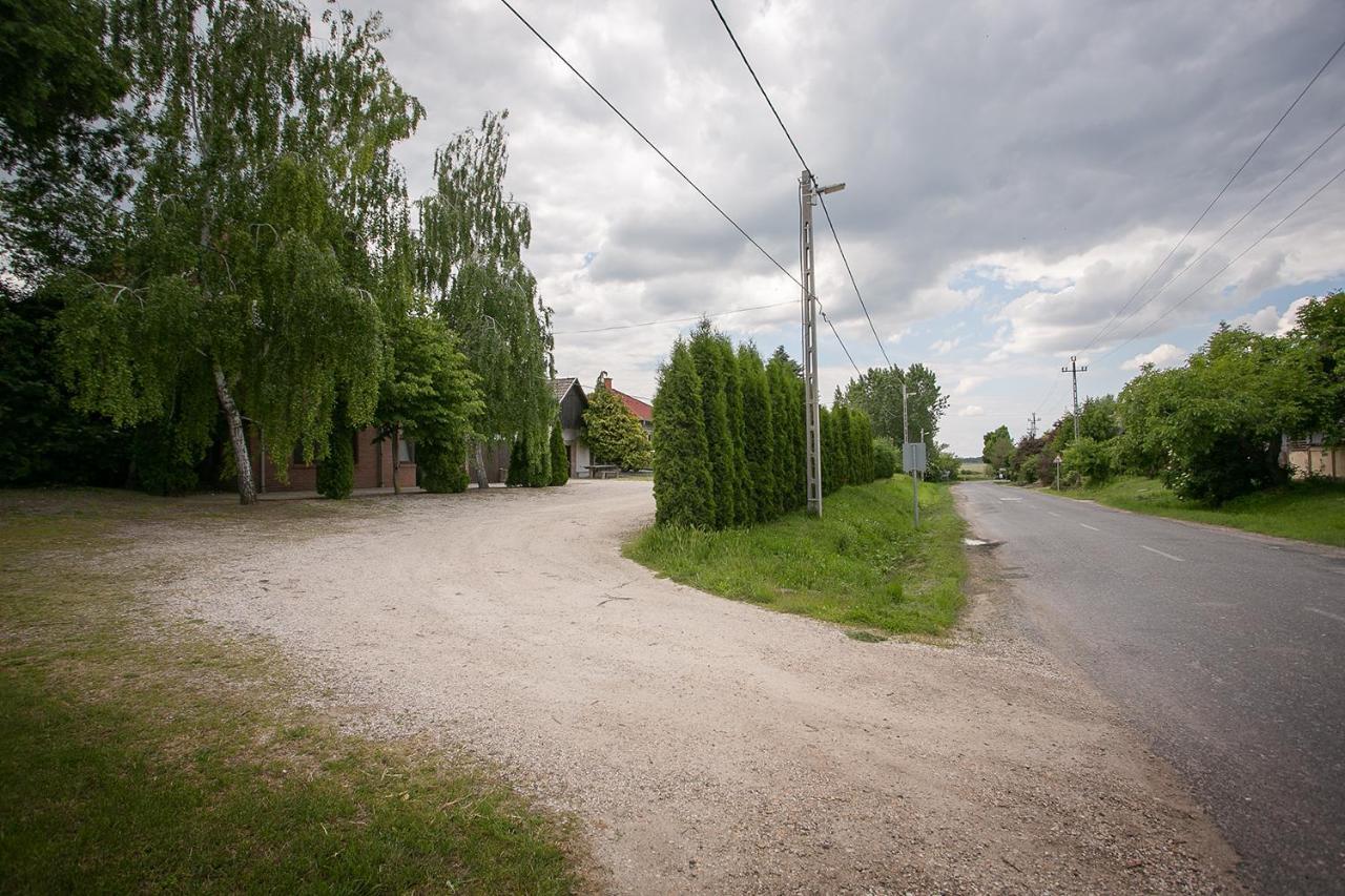 Forras Vendeghaz Villa Dunaegyhaza Exterior photo